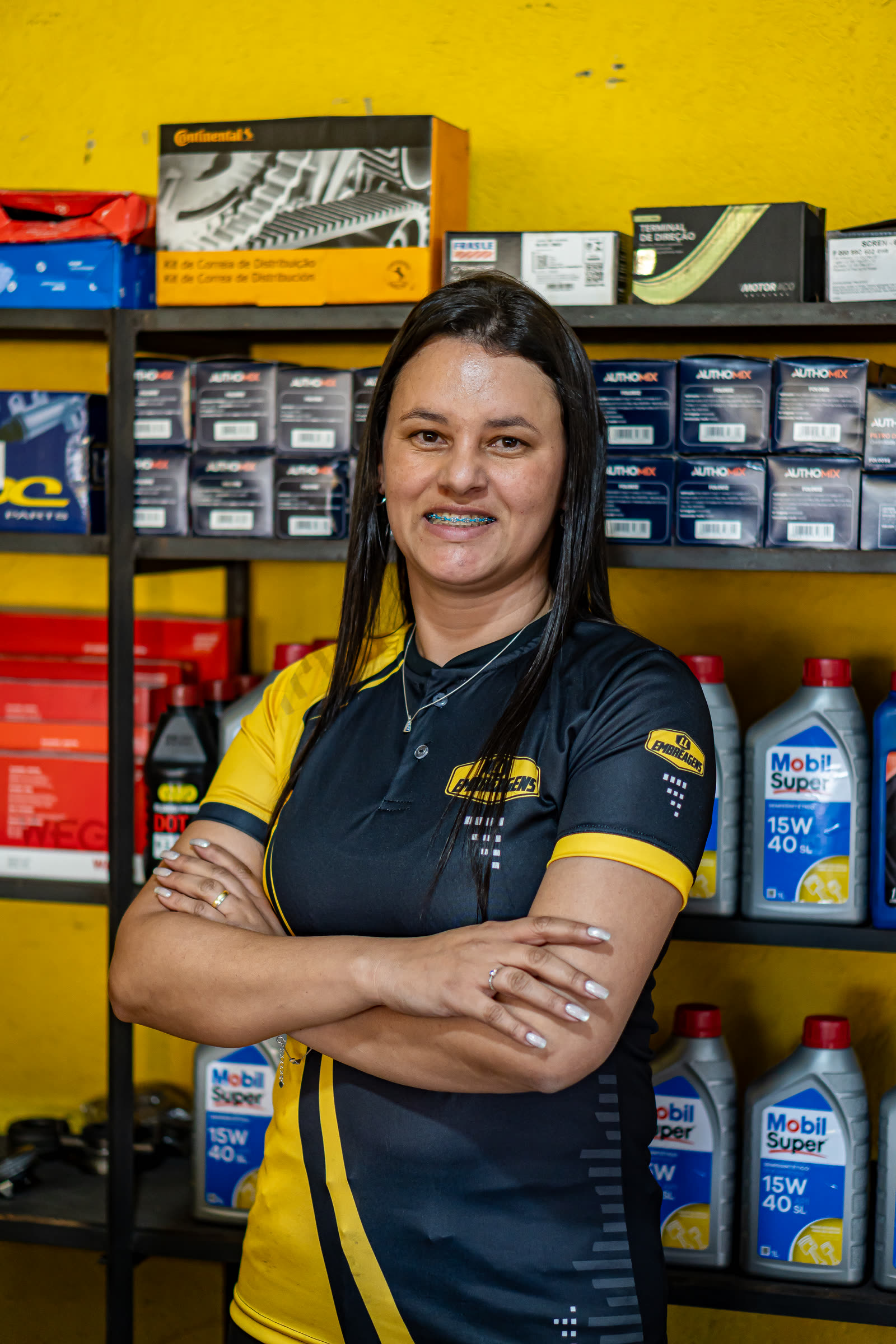 Priscila, sócia-proprietária da LL Embreagens